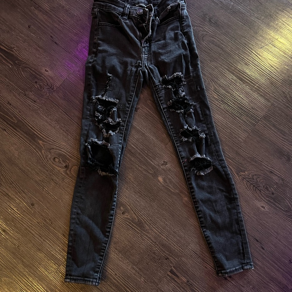 PETITE/SHORT American Eagle Outfitters Ripped Black Skinny Jeans